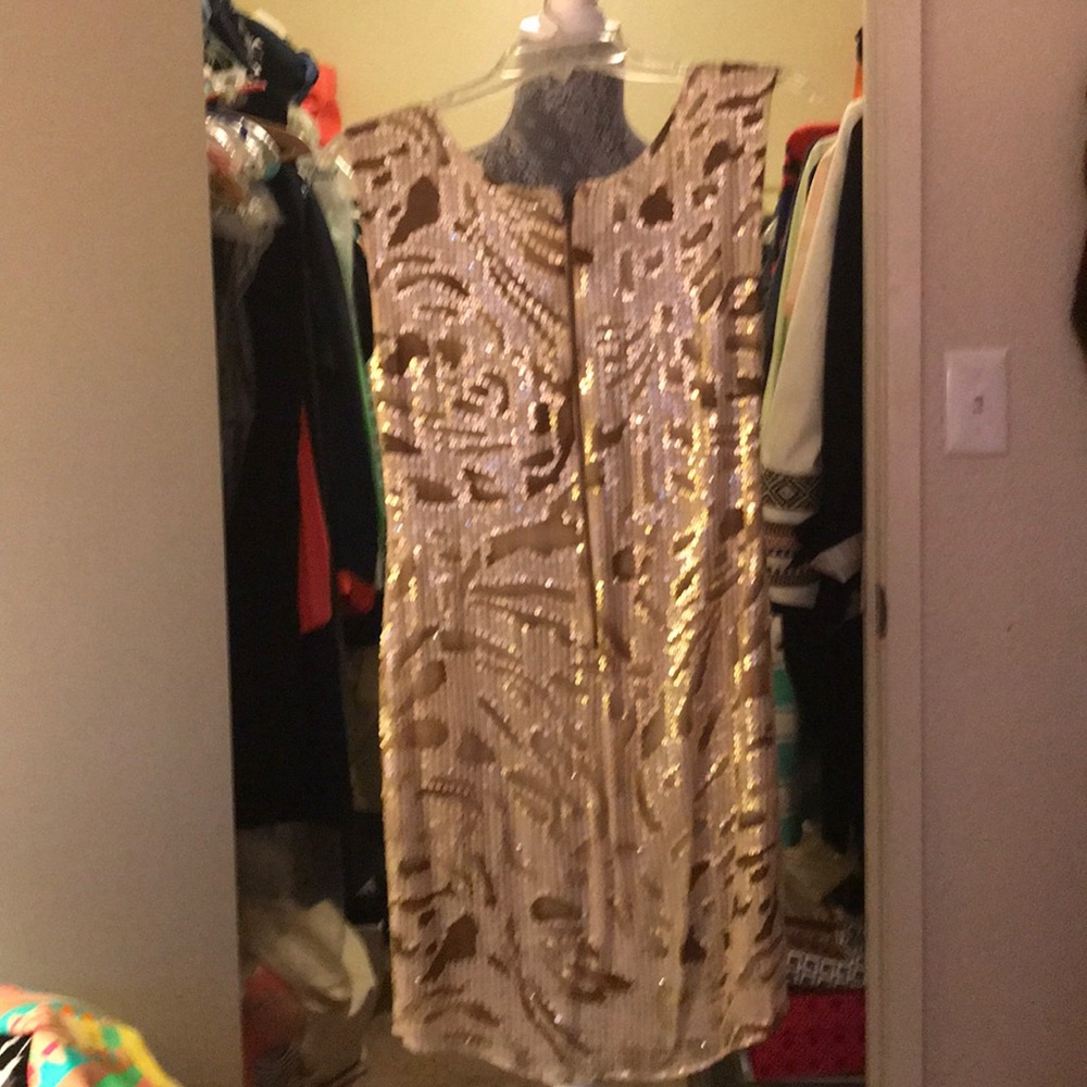 Alice + Olivia Size 0 gold sequin Mini dress - Picture 5 of 5